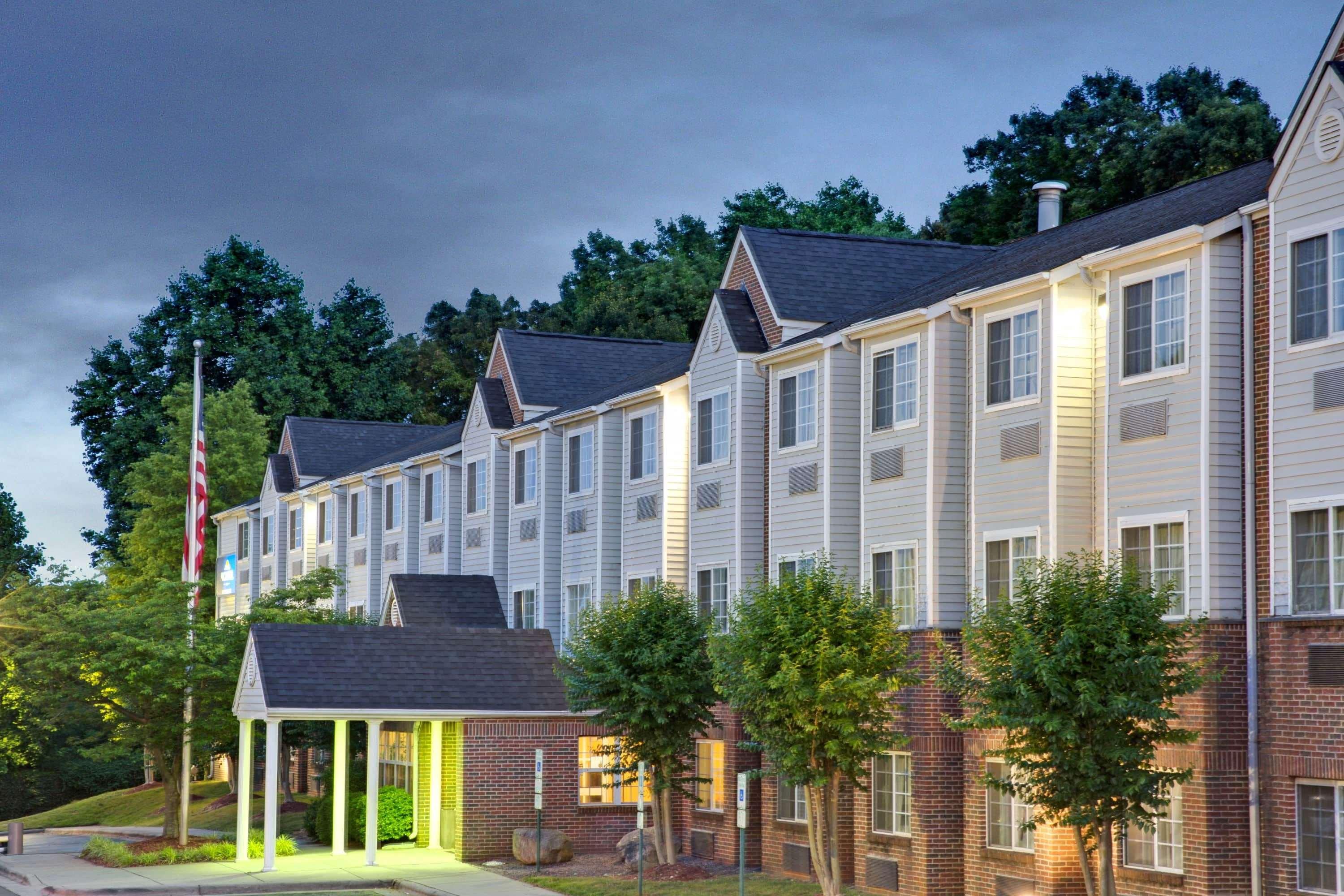 Microtel Inn By Wyndham University Place Charlotte Eksteriør billede
